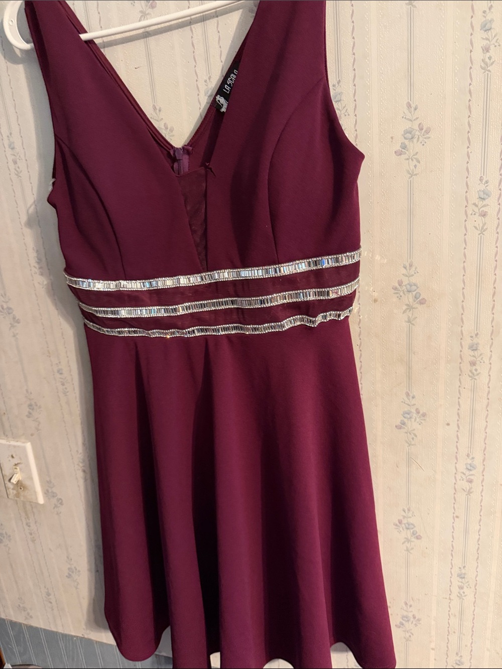 Sleeveless V-Neck Mini Dress in Wine with Silver Waist Trim
